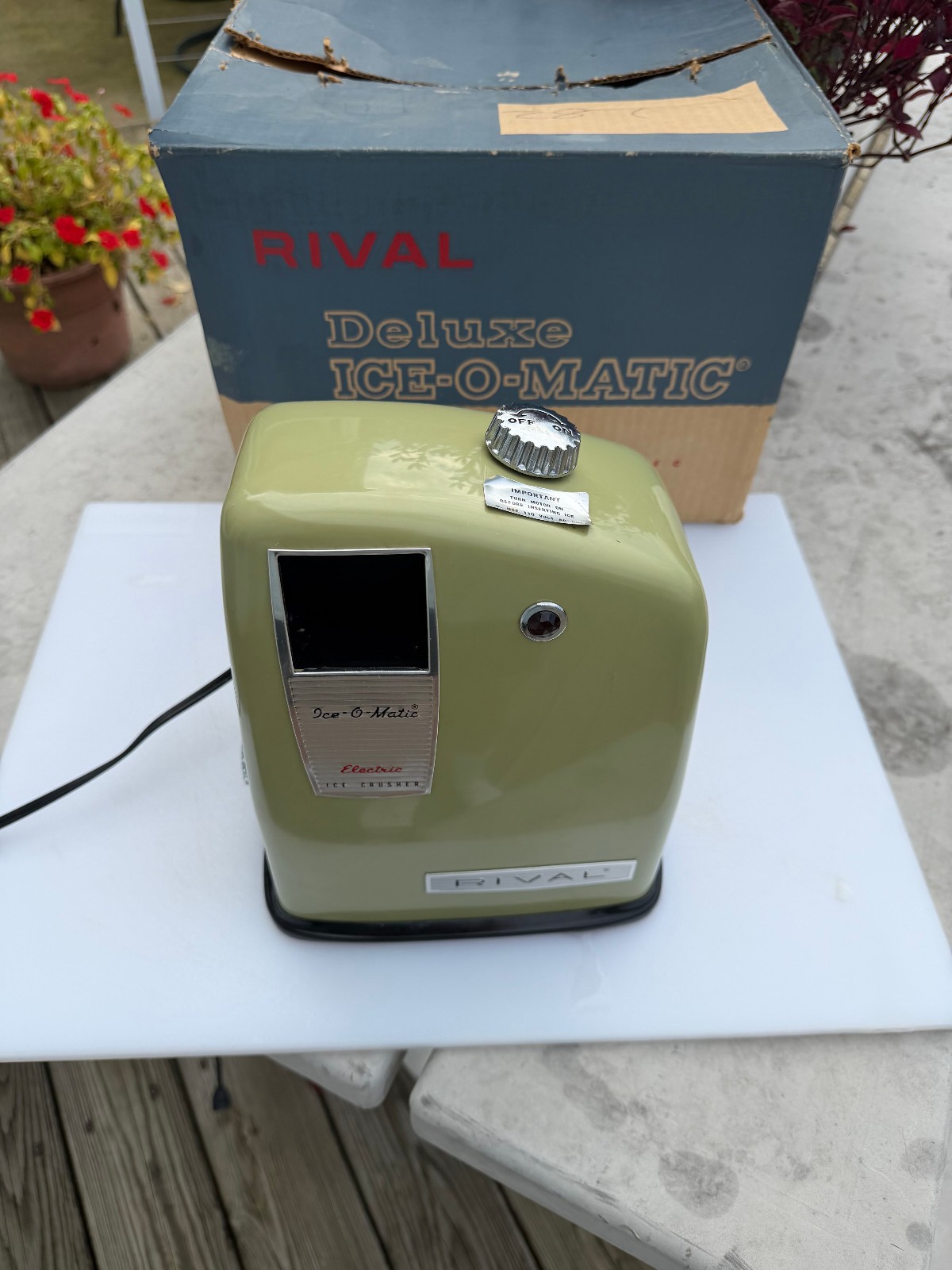 Vintage Rival Ice-O-Matic 800P Electric Ice Crusher – Avocado Green – Original B