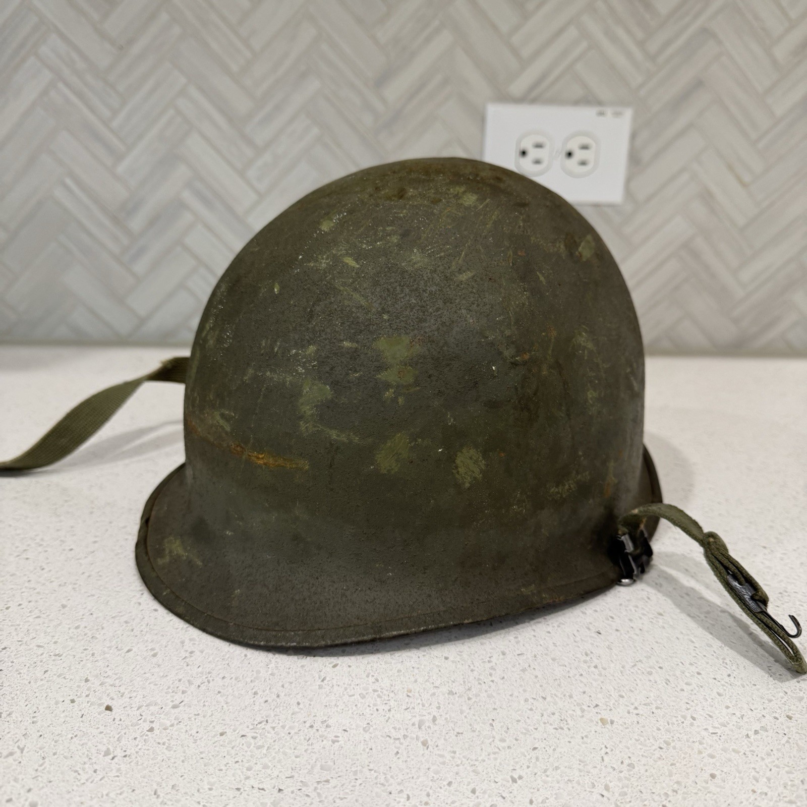 Vintage M1 US Army Vietnam War Era Combat Helmet w/Liner WWII READ Vintage M1 US Army Vietnam War Era Combat Helmet w/Liner WWII READ