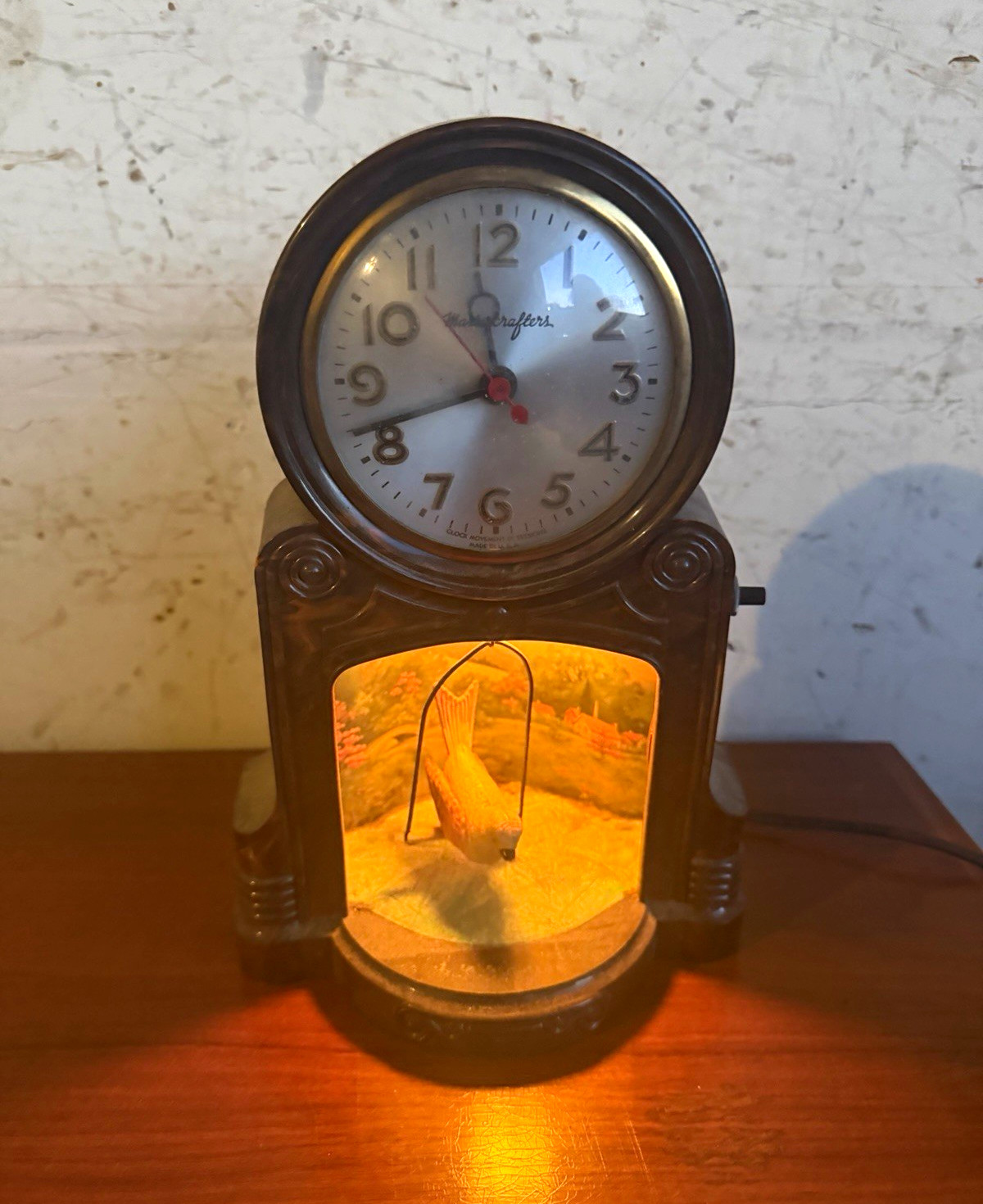 MasterCrafters 335 Swinging Bird Lighted Animated Desk Clock works