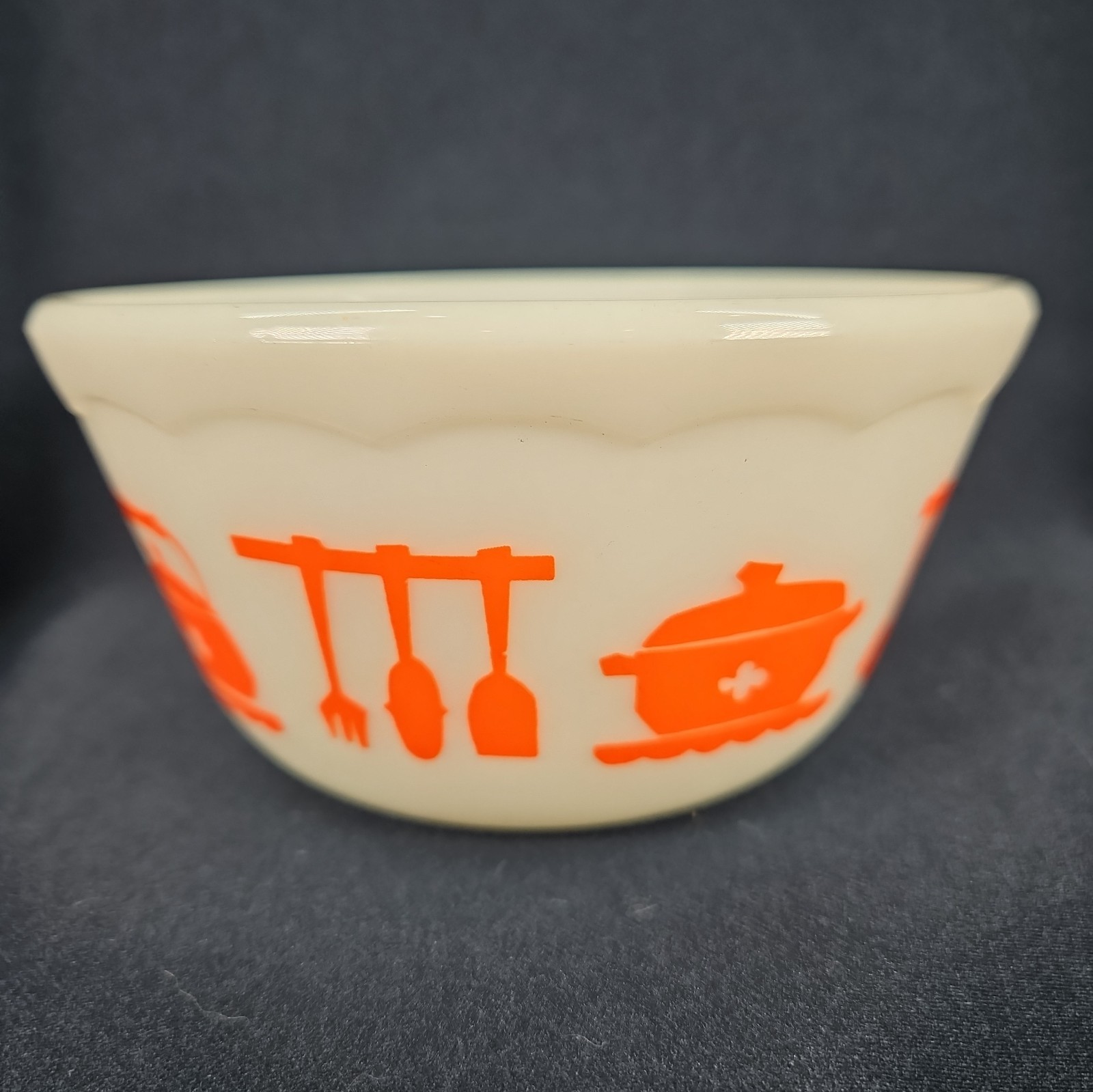 RARE Hazel Atlas Scalloped Rim Bowl 5 Inch Orange Kitchen Aids Dutch Treat VTGE