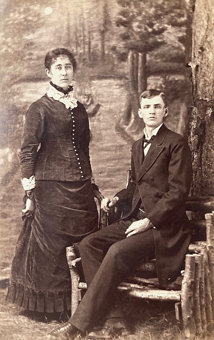 ORIGINAL  WILD WEST  DEADWOOD DAKOTA TERRITORY - CABINET CARD PHOTO 1879-1886.