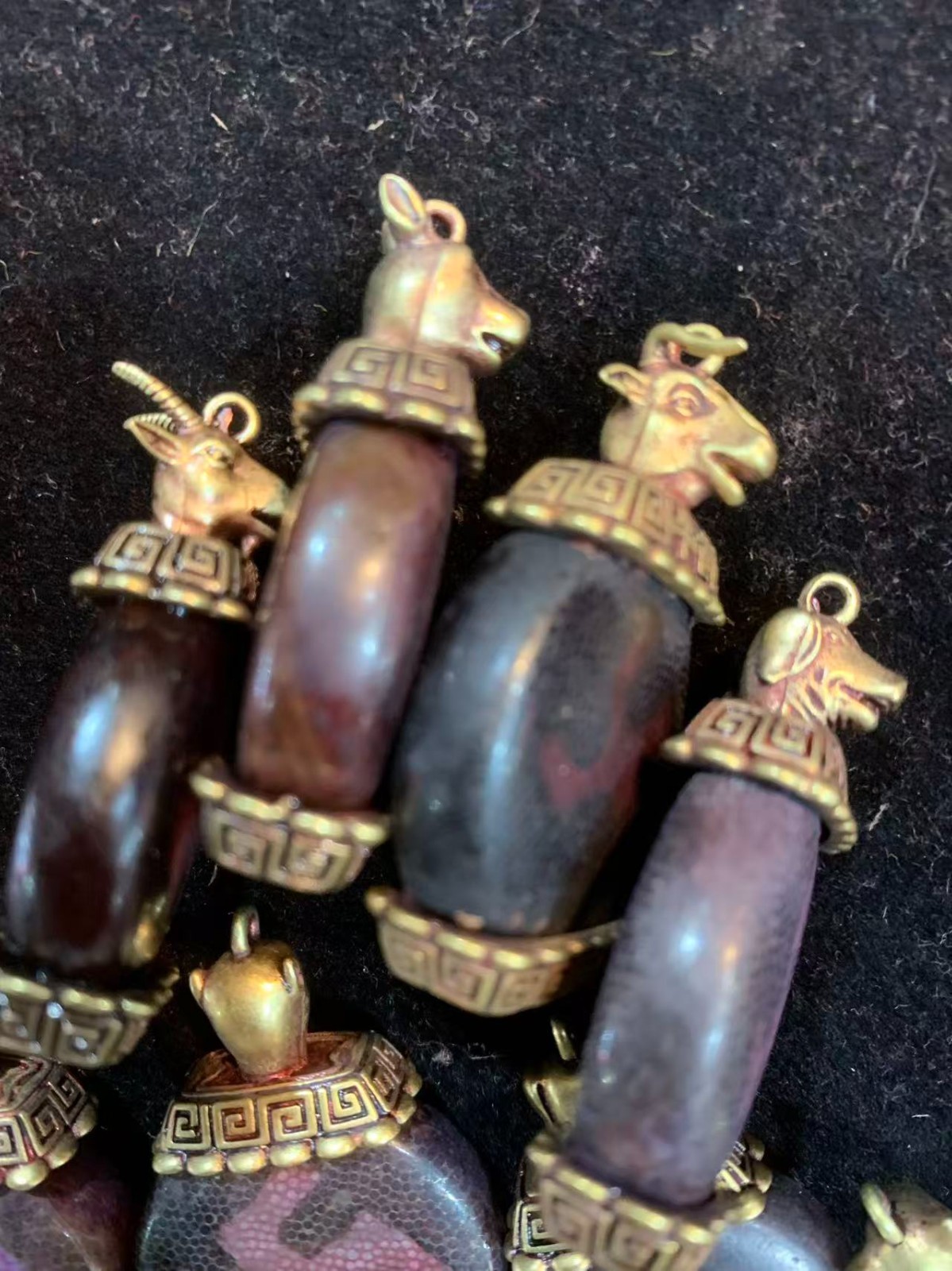 12Pcs Tibetan Brass Animals Inlay Agate Dzi Buddhist Disc Bead Pendants