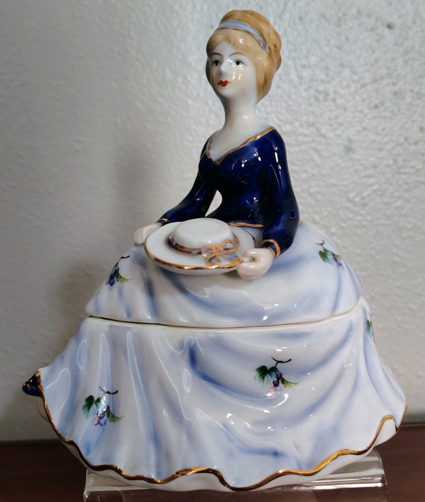 Vintage Limoges Victorian Lady Trinket/Powder/Dresser Box Blue Dress Ballroom Vintage Limoges Victorian Lady Trinket/Powder/Dresser Box Blue Dress Ballroom
