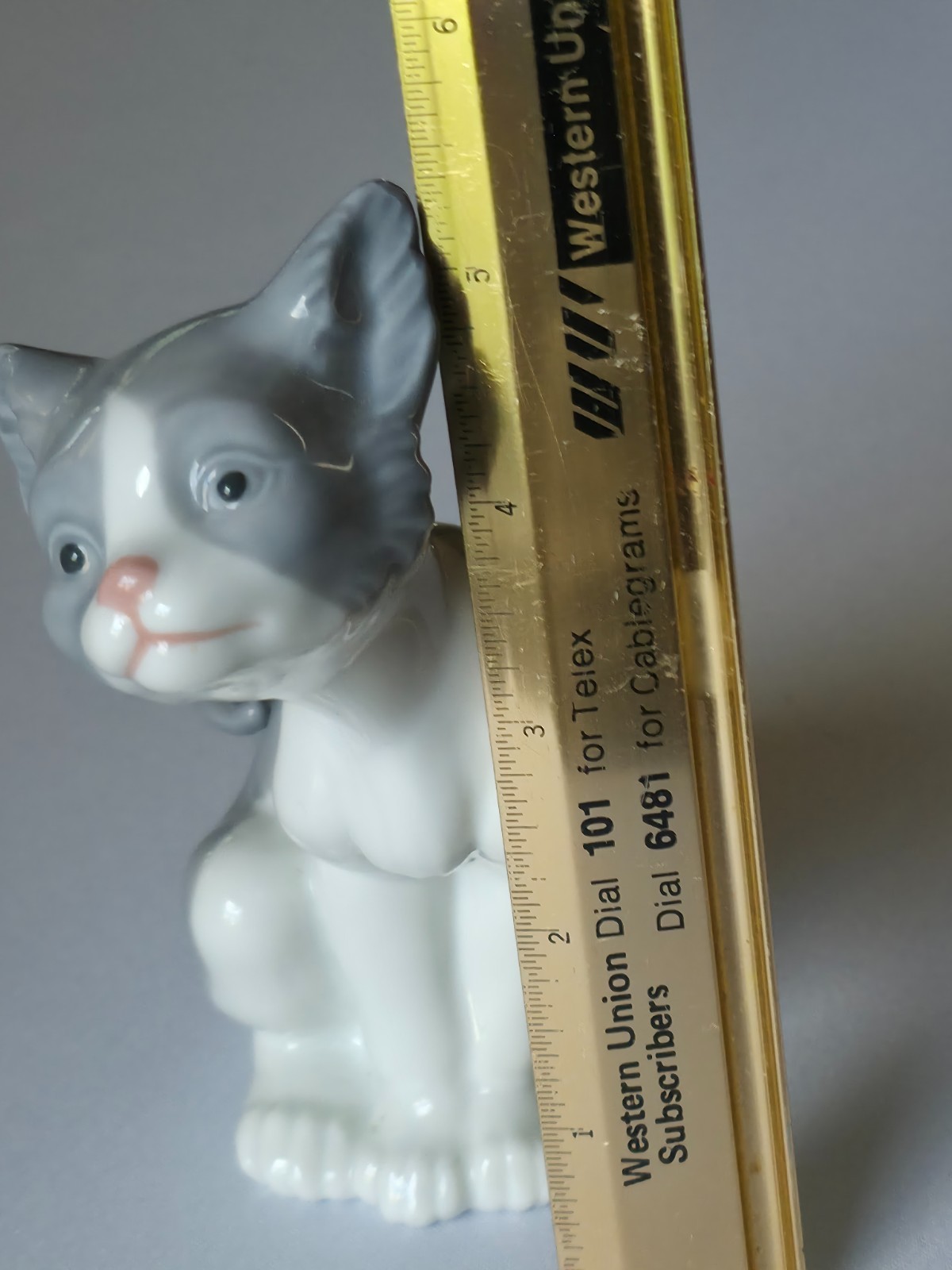 LLADRO 5113 Cat Waiting to eat figurine Vintage