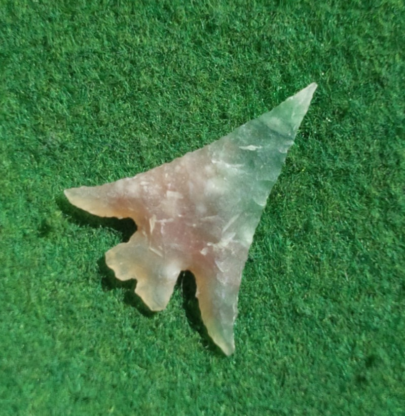 15/16 EXCEPTIONAL GEMSTONE COLUMBIA PLATEAU OREGON ARROWHEAD AUTHENTIC ARROWHEAD 15/16 EXCEPTIONAL GEMSTONE COLUMBIA PLATEAU OREGON ARROWHEAD AUTHENTIC ARROWHEAD