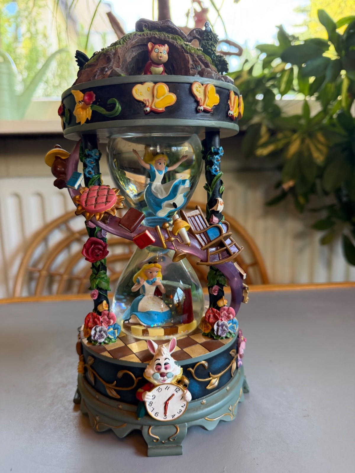 HIGHLY RARE Disney Alice in Wonderland Hourglass Snow Globe Music Box / Hourglass HIGHLY RARE Disney Alice in Wonderland Hourglass Snow Globe Music Box / Hourglass