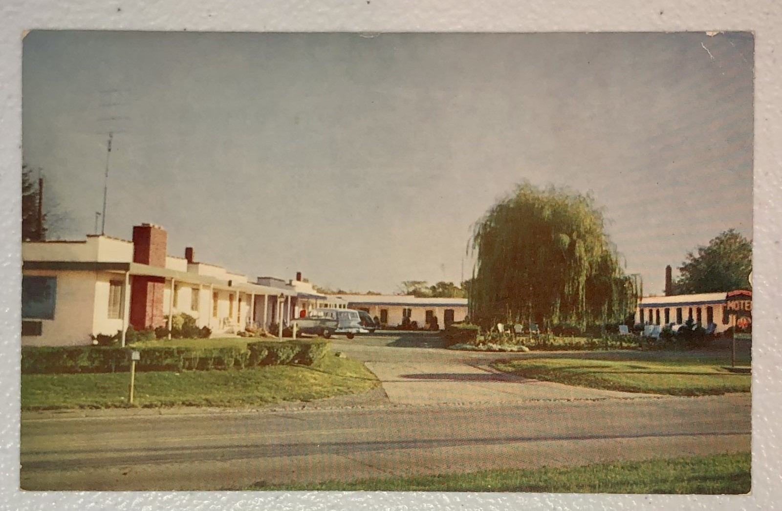Postcard Ashtabula Ohio Ronny-Dick Motel Hotel c1950s Exterior View c1950s Postcard Ashtabula Ohio Ronny-Dick Motel Hotel c1950s Exterior View c1950s