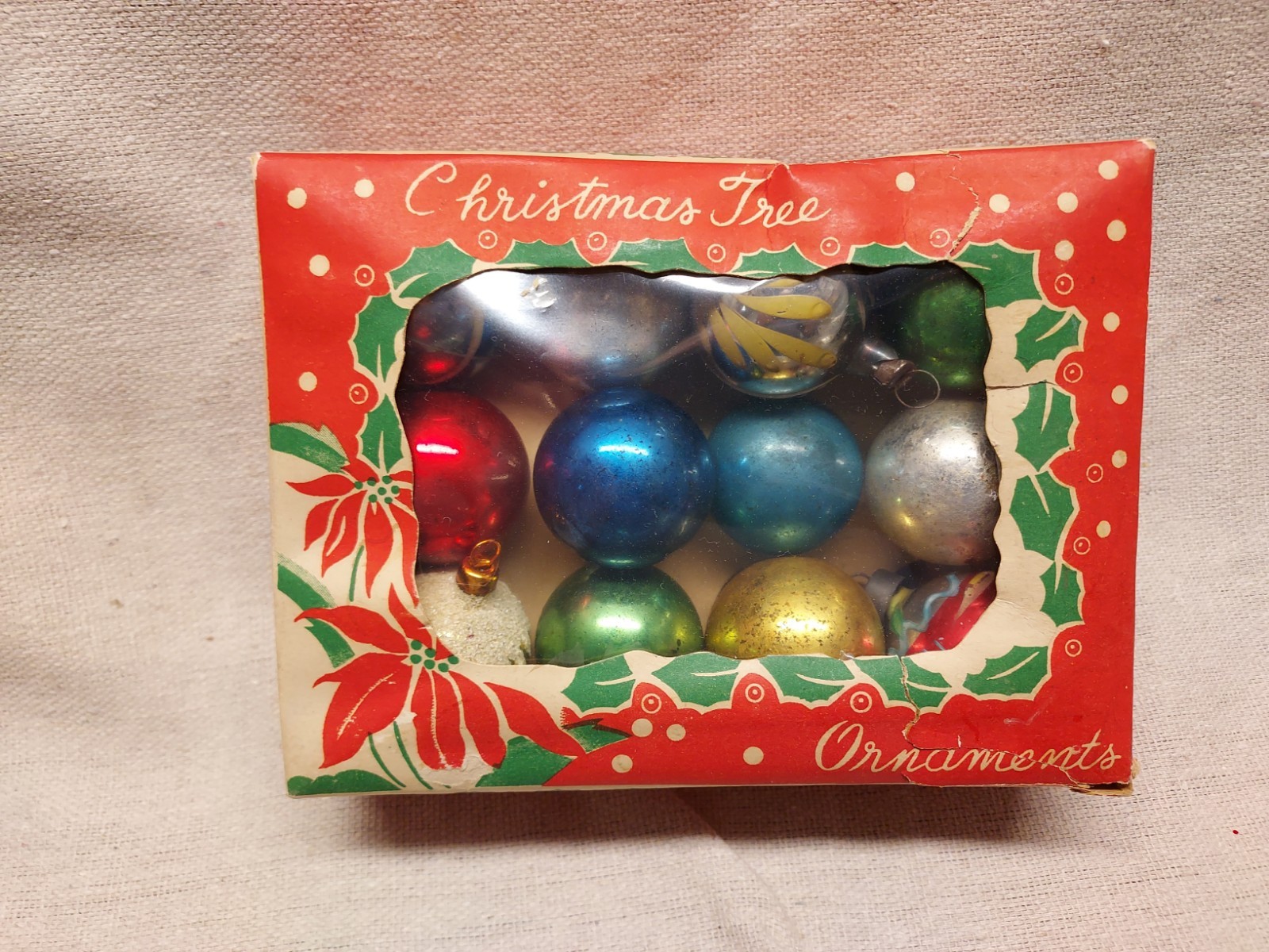 VINTAGE CHRISTMAS ORNAMENTS 12 TOTAL 1\