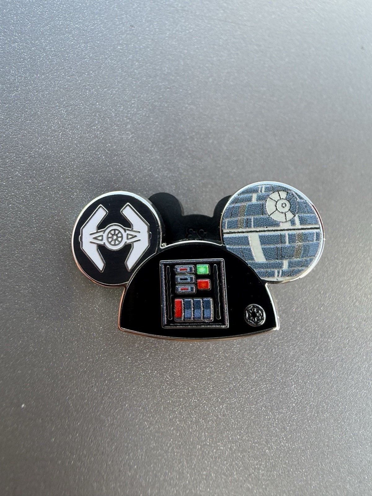 2026 HIDDEN DISNEY MYSTERY WAVE B PIN EAR HAT DARTH VADER STAR WARS DLR
