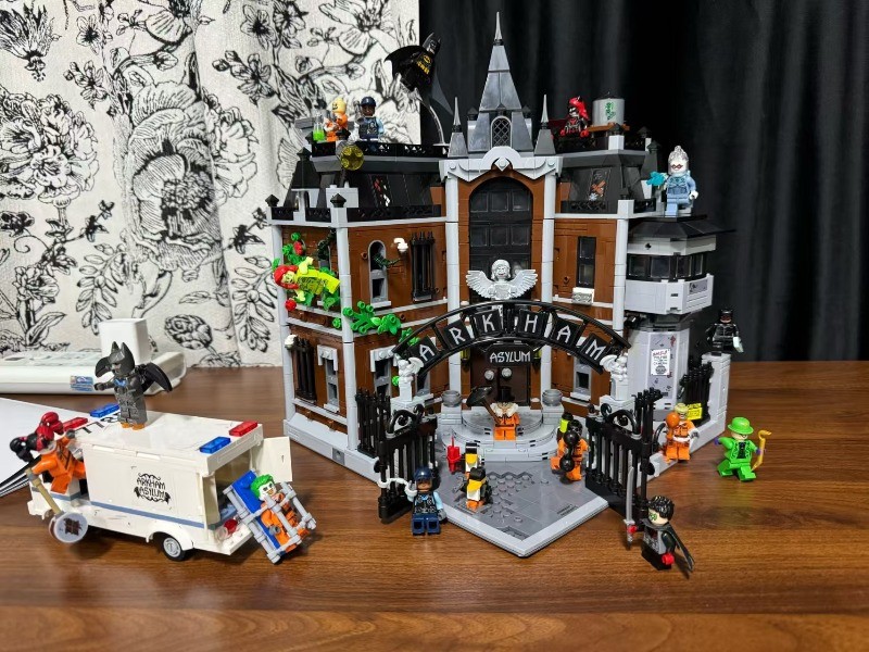 New 2953PCS Batman Arkham Asylum‌ Building Blocks New Gift With Color Box FIGS