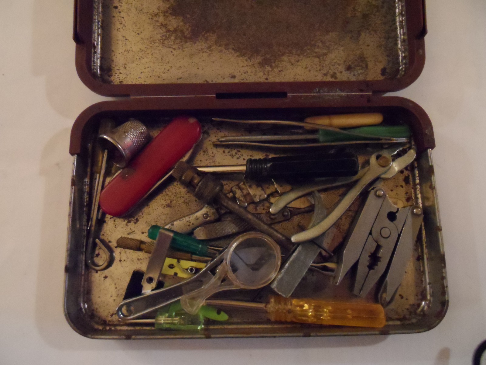 27 Miniature Tools