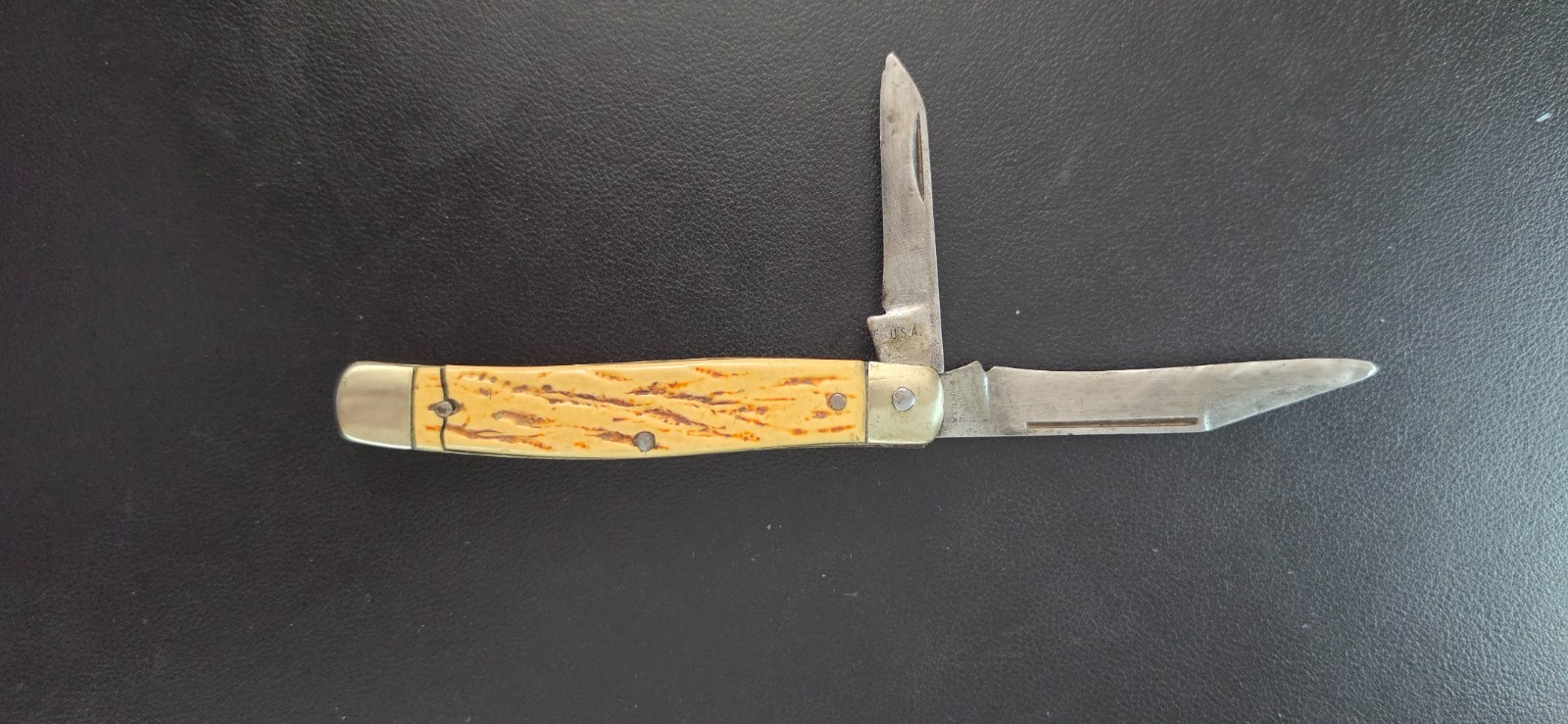 Vintage Colonial USA 2 Blade Pocket Knife Synthetic Celluloid Handle