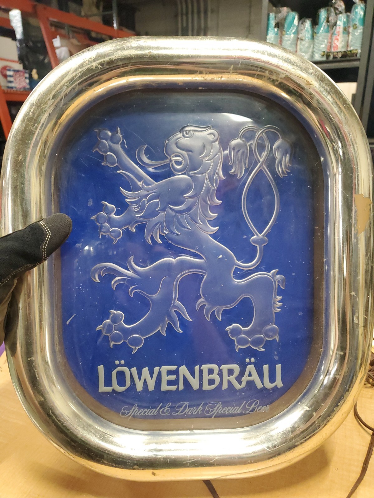 Vintage 1978 Light Up Lowenbrau Lion Crest Lion Blue Pub Sign 