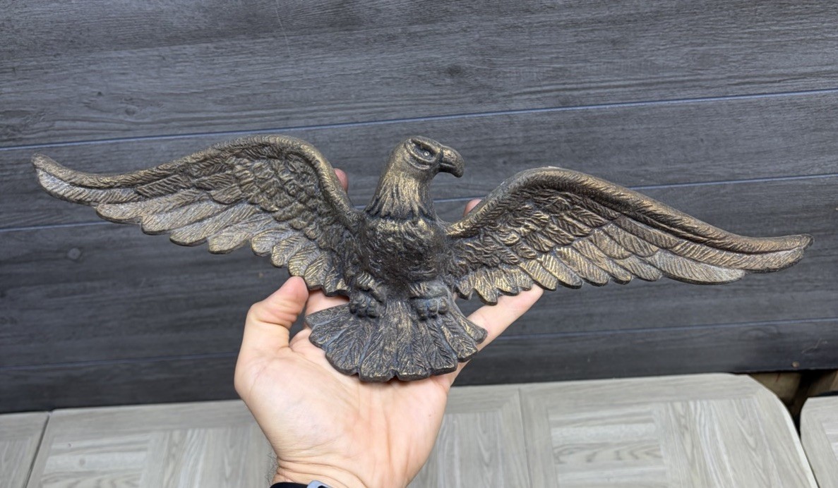 19 In Vintage 1940s - 50s American Bronzed Federal Eagle Wall Mount 7020 Star
