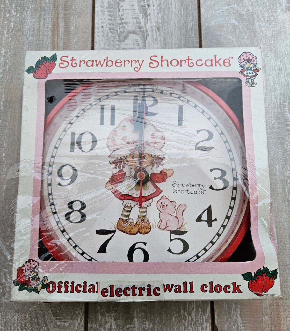 NOS Vintage Strawberry Shortcake Clock 8\