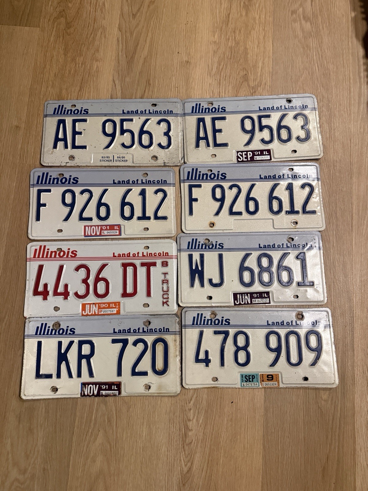 Lot Of 8 Expired Vintage Illinois License Plates