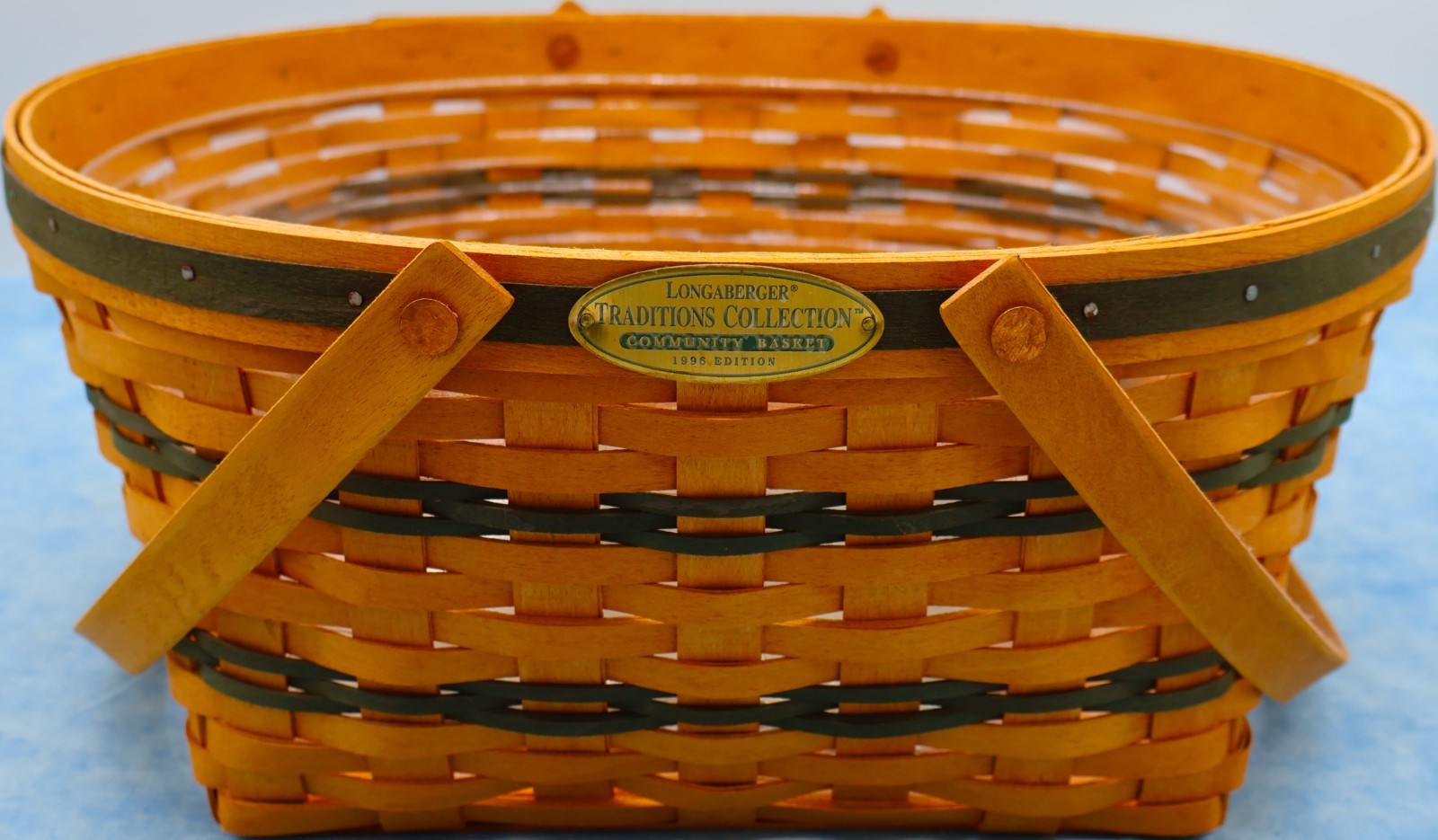 Longaberger 1996 Traditions Collection Community Basket w/Box, Liner & Protector