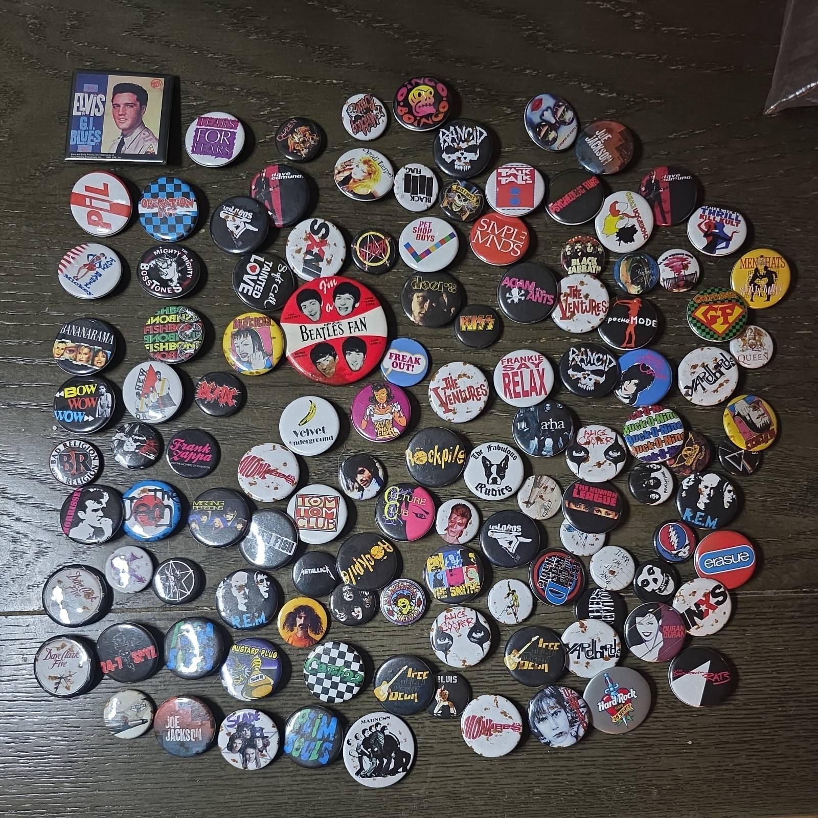 HUGE LOT True Vintage Punk Rock Pinback Button Lot Music Skate Goth Band Pins HUGE LOT True Vintage Punk Rock Pinback Button Lot Music Skate Goth Band Pins