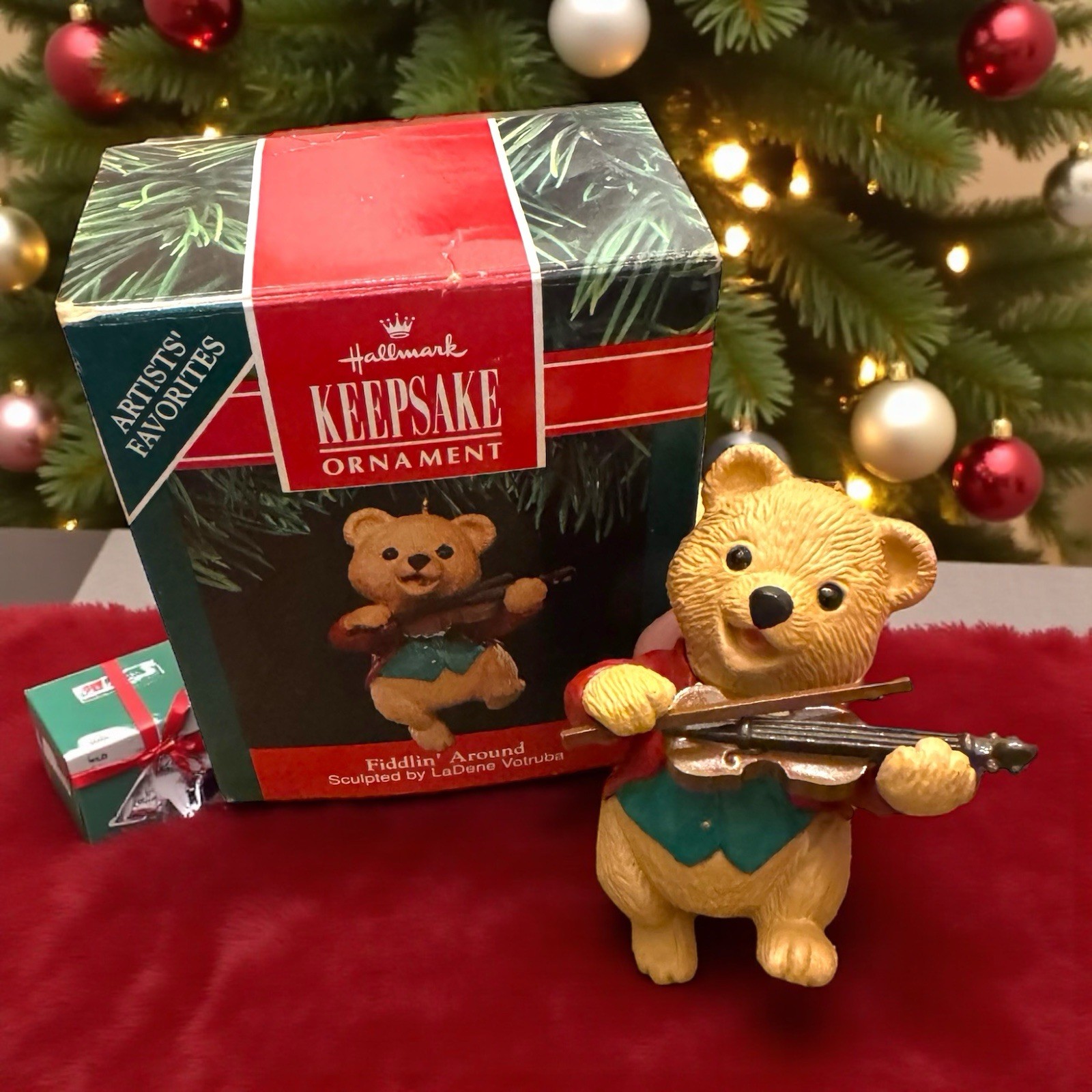 VTG Hallmark Keepsake Fiddlin Bear Ornament Collectible Artist Signed LaDene 91 VTG Hallmark Keepsake Fiddlin Bear Ornament Collectible Artist Signed LaDene 91