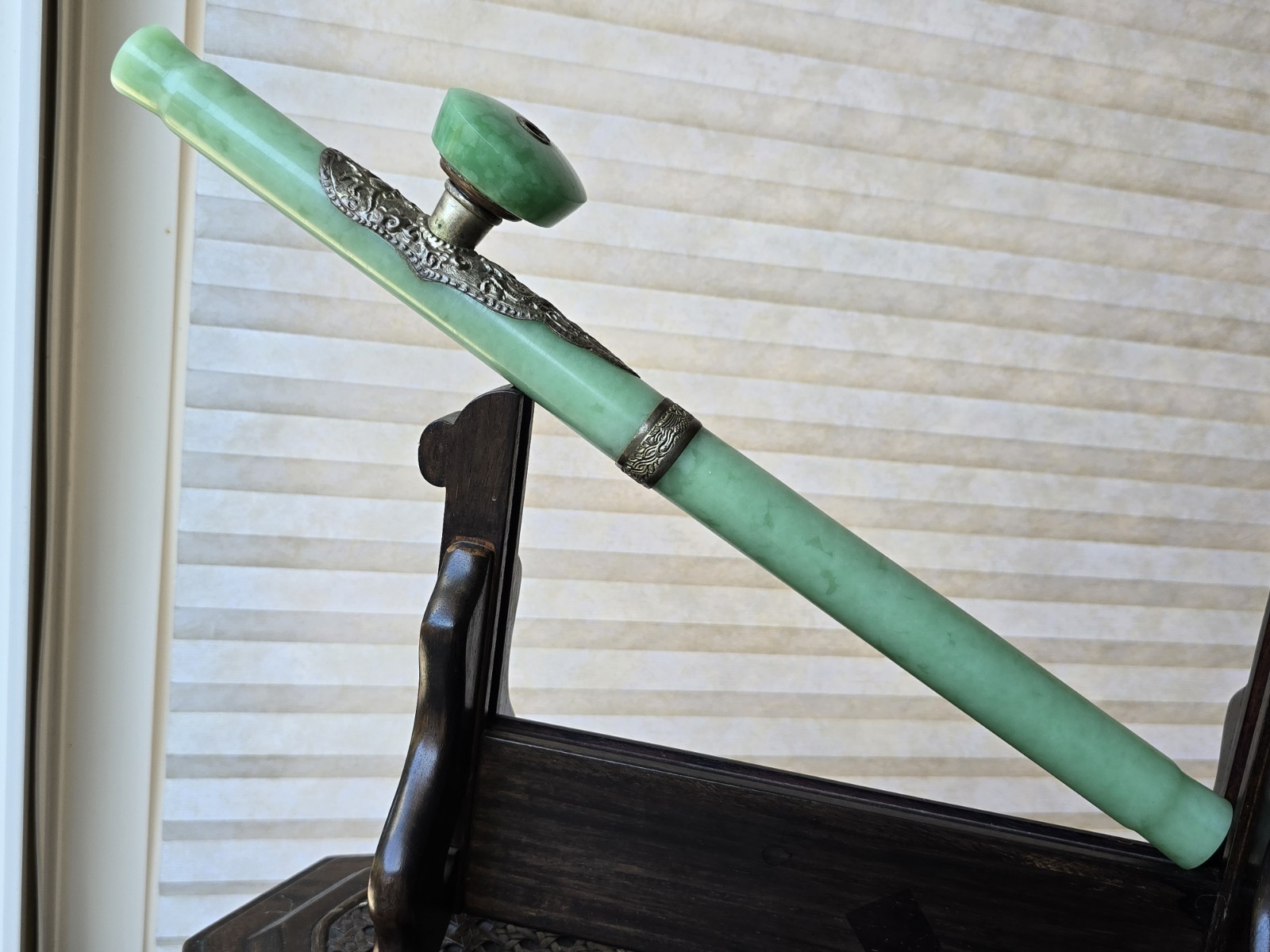 Beautiful Chinese Export GREEN JADEITE-LIKE PIPE Collectible 