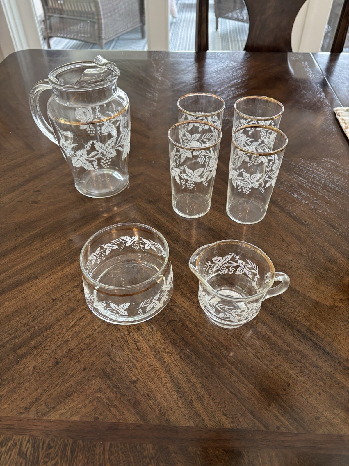 Vintage Bartlett Collin’s Glass Frosted Leaf And Grapes Pitcher Glasses, 7pc Set Vintage Bartlett Collin’s Glass Frosted Leaf And Grapes Pitcher Glasses, 7pc Set