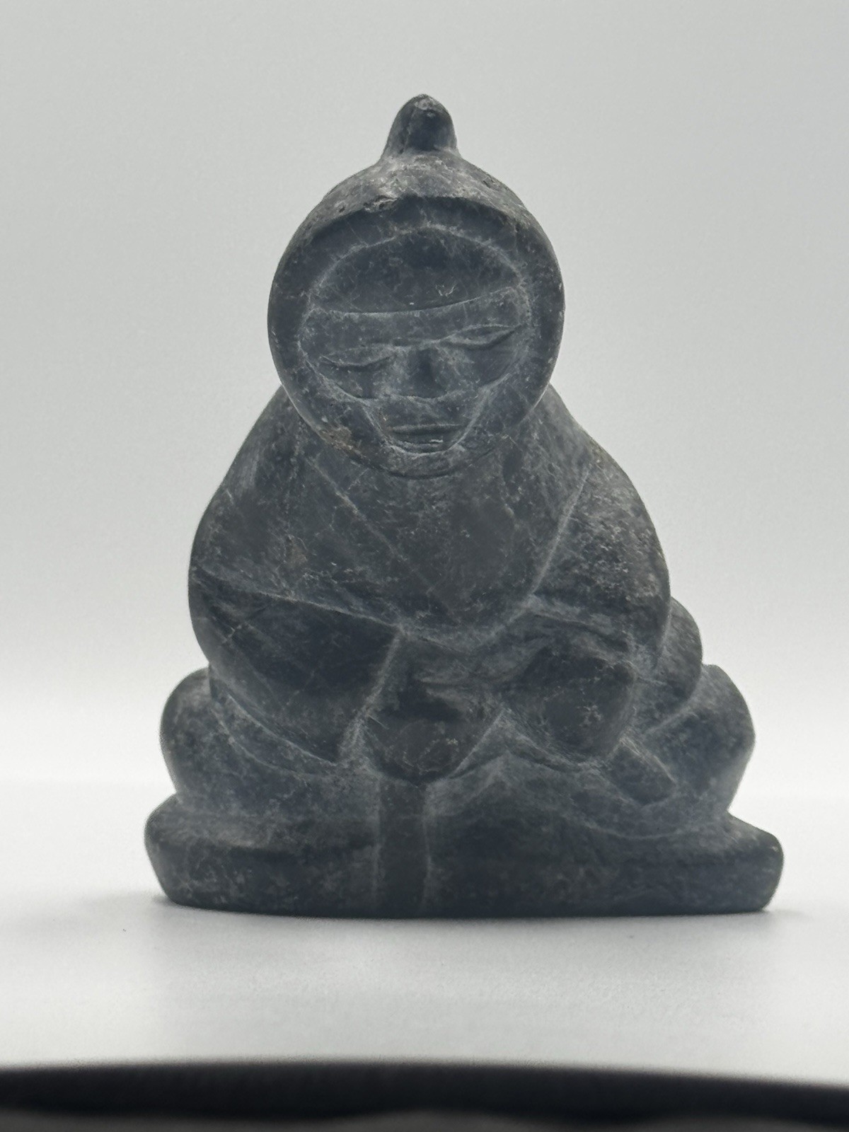 Vintage Inuit Soapstone Carving Cape Dorset E9-1513 Canadian Eskimo Art Tag