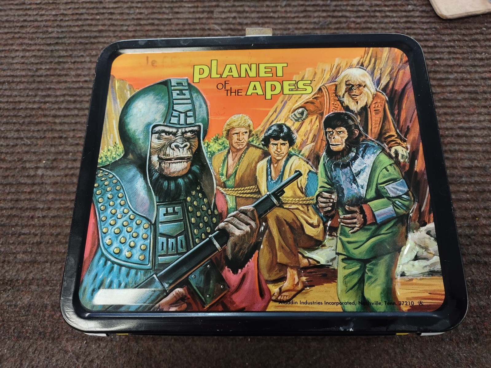 NobleSpirit Vintage 1974 Planet of the Apes Embossed Metal Lunchbox Aladdin