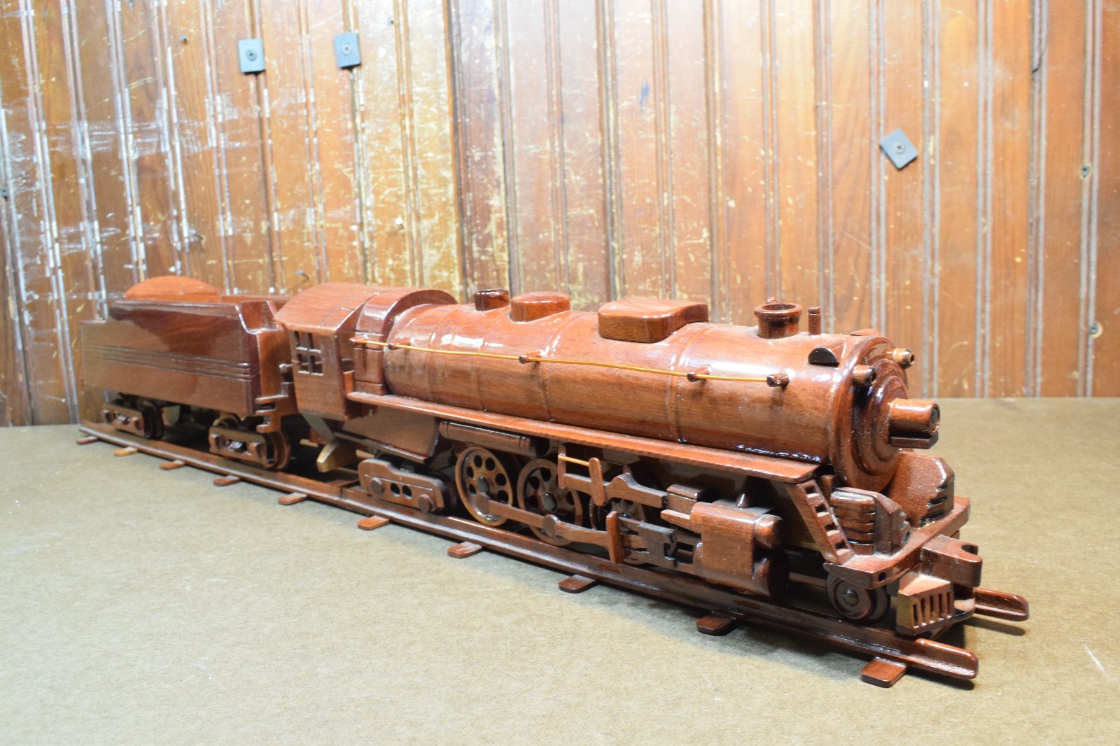 WOODEN STEAM LOCOMOTIVE & TENDER RAILROAD TRACK HAND MADE WOOD ART 27\