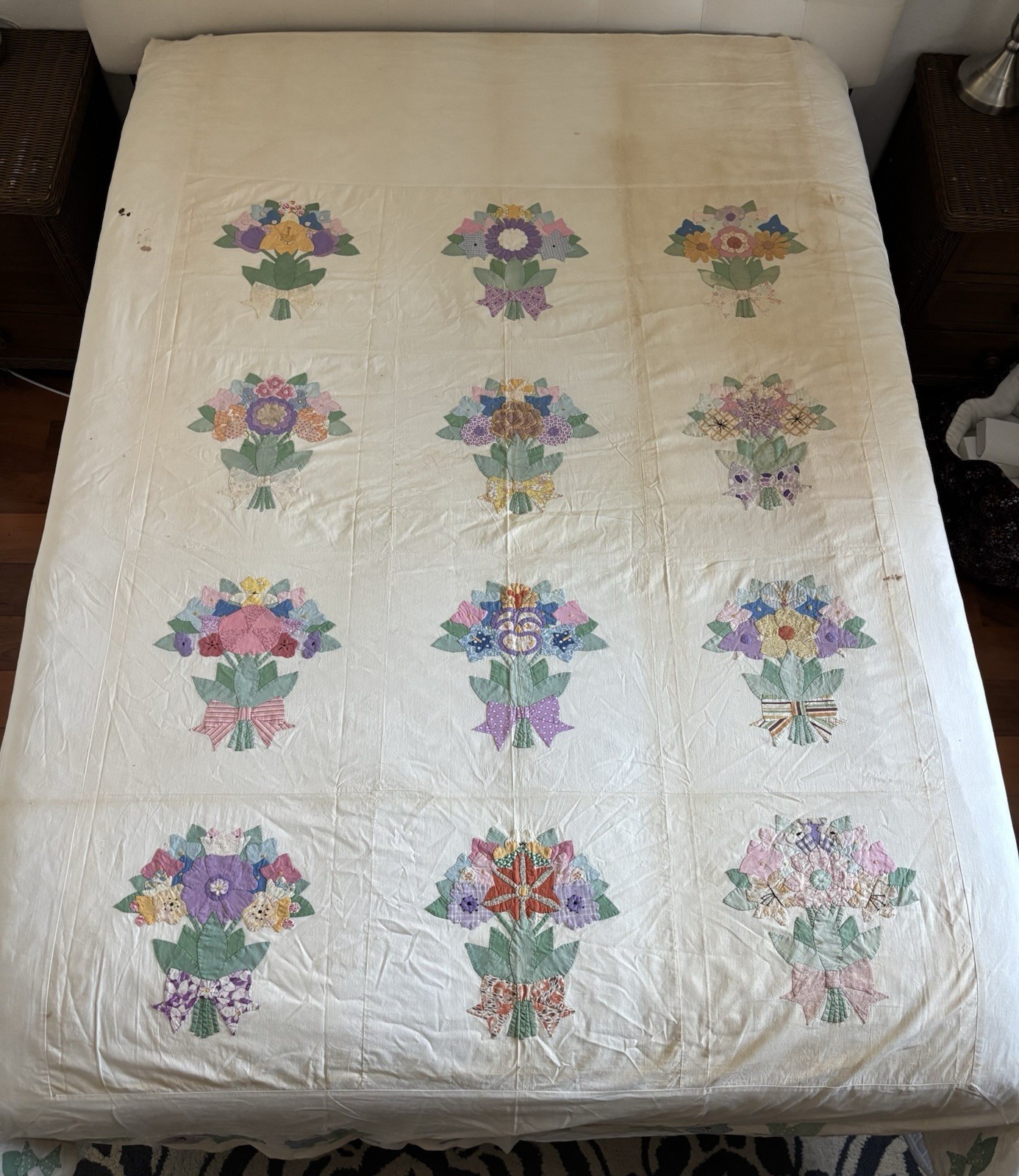Vintage 1930s-40s Floral Bouquet Hand Applique Quilt Top 65x84 Unfinished