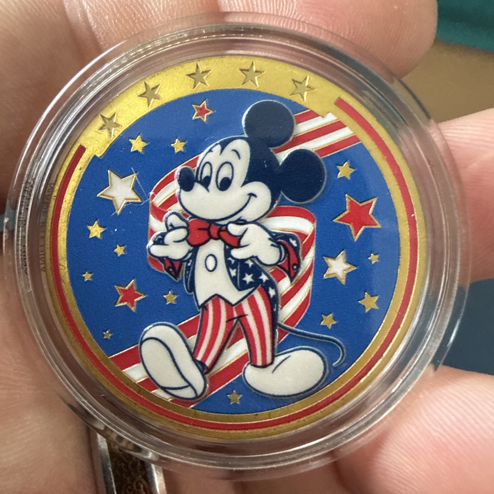Disney Mickey, EPCOT, Happy 250th Independence Day Coin Medallion In Protector Disney Mickey, EPCOT, Happy 250th Independence Day Coin Medallion In Protector