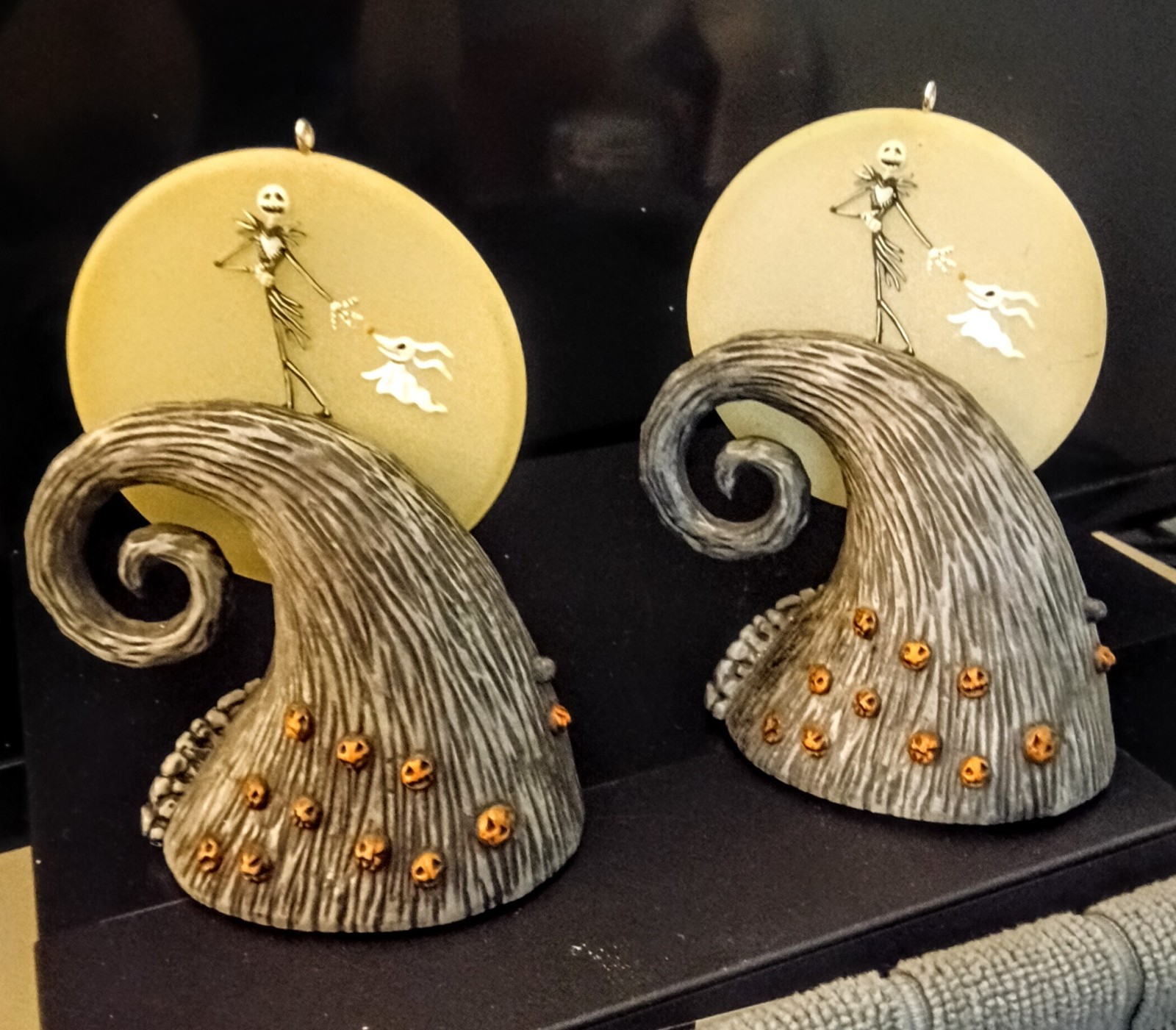 Two HALLMARK KEEPSAKE ORNAMENTS \ Two HALLMARK KEEPSAKE ORNAMENTS \