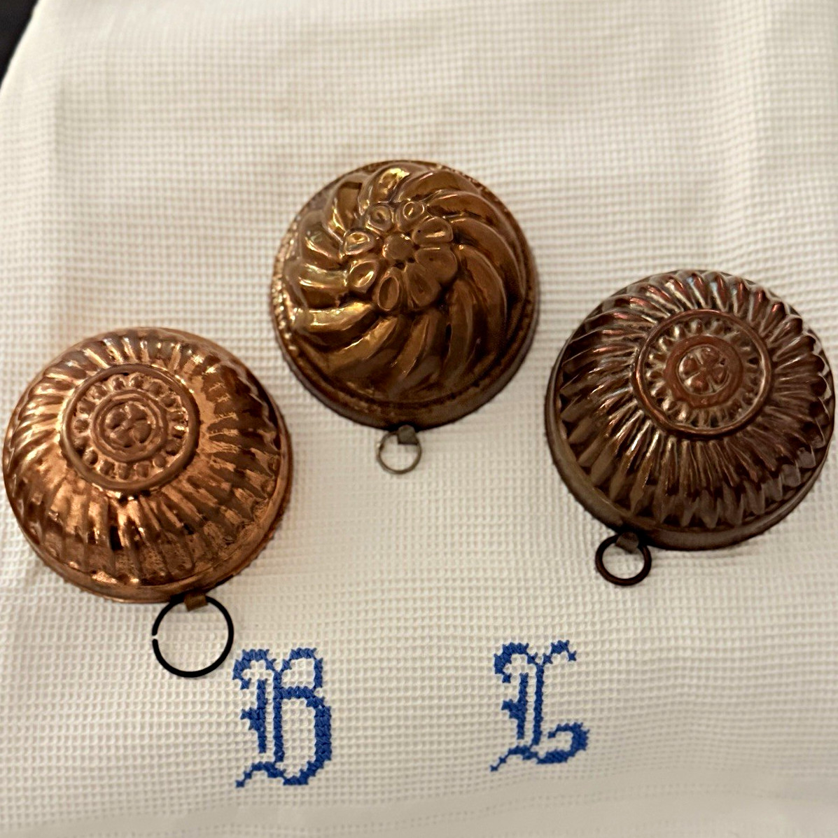 Vintage French Copper Moulds Tin-Lined Interior Floral Swirl Design Hanging Mold Vintage French Copper Moulds Tin-Lined Interior Floral Swirl Design Hanging Mold