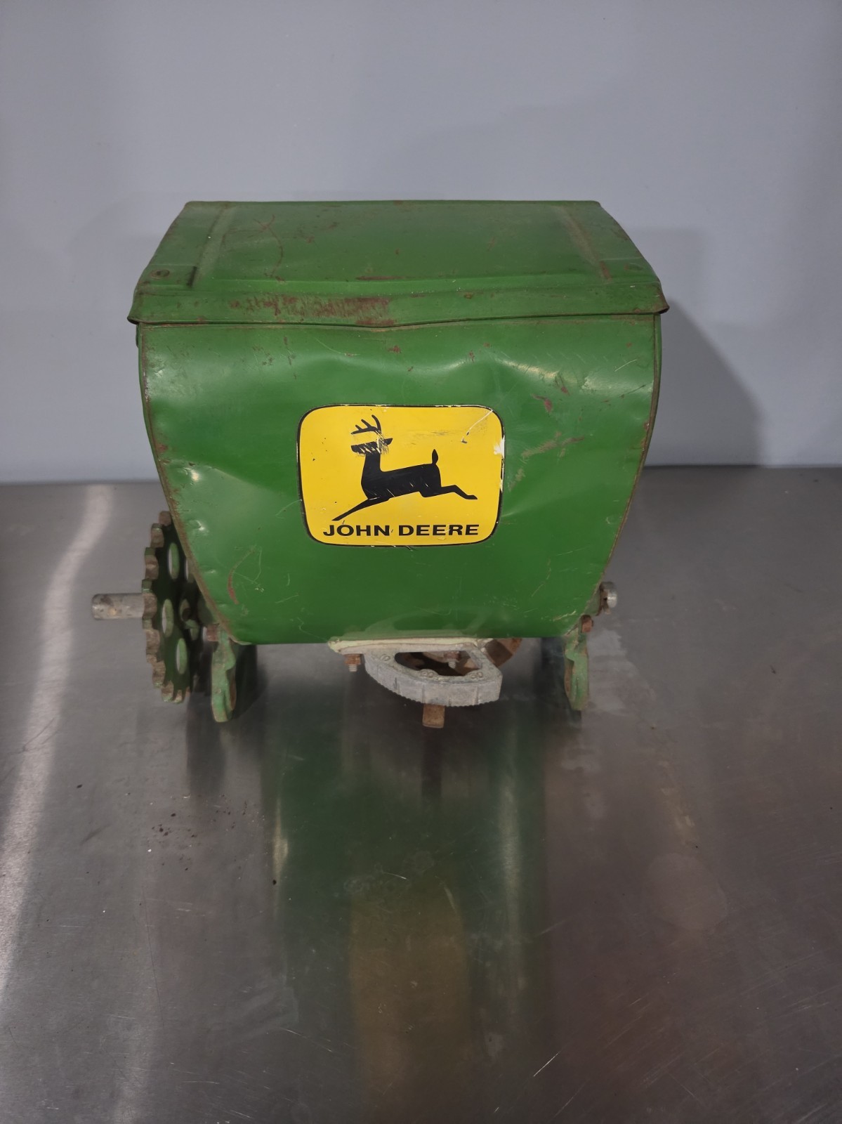  John Deere  Metal Planter Seeder  Box Hopper Craft Primitive  