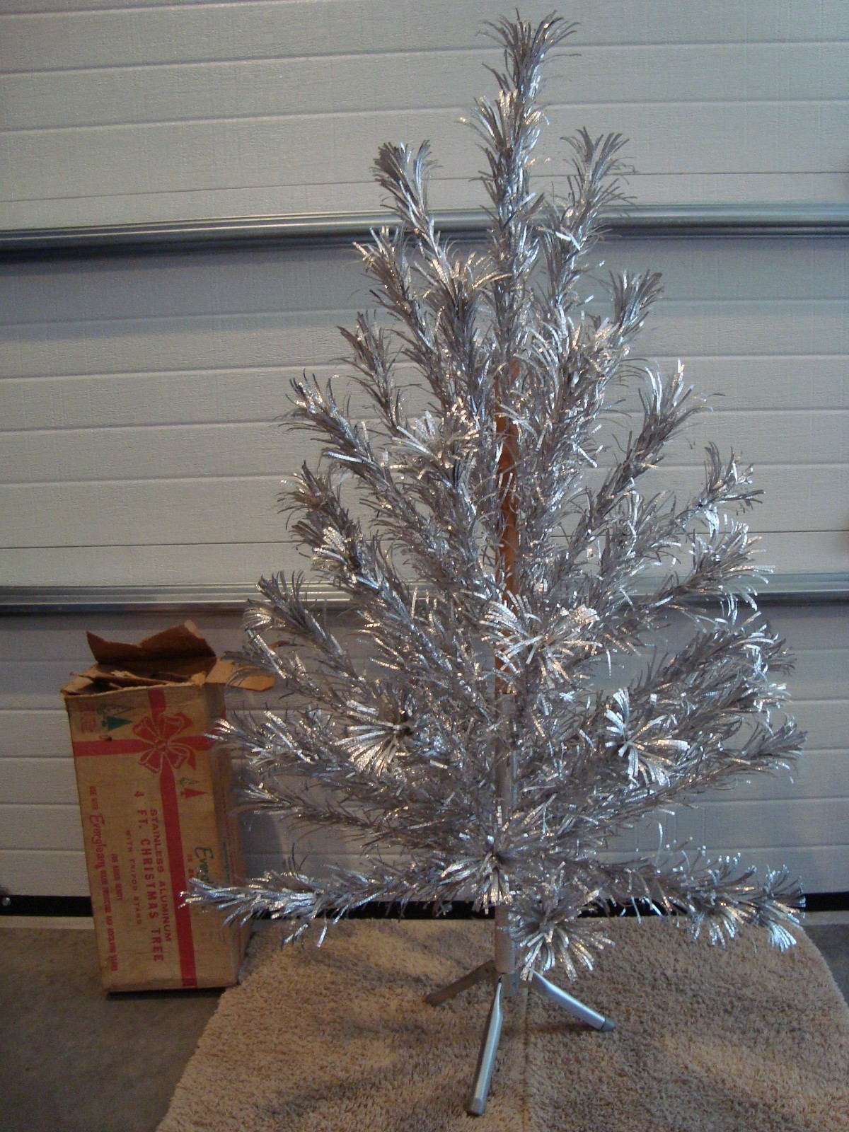 1967 Evergleam 4' Aluminum Christmas Tree 55 Branch Silver Unlighted Undecorated 1967 Evergleam 4' Aluminum Christmas Tree 55 Branch Silver Unlighted Undecorated