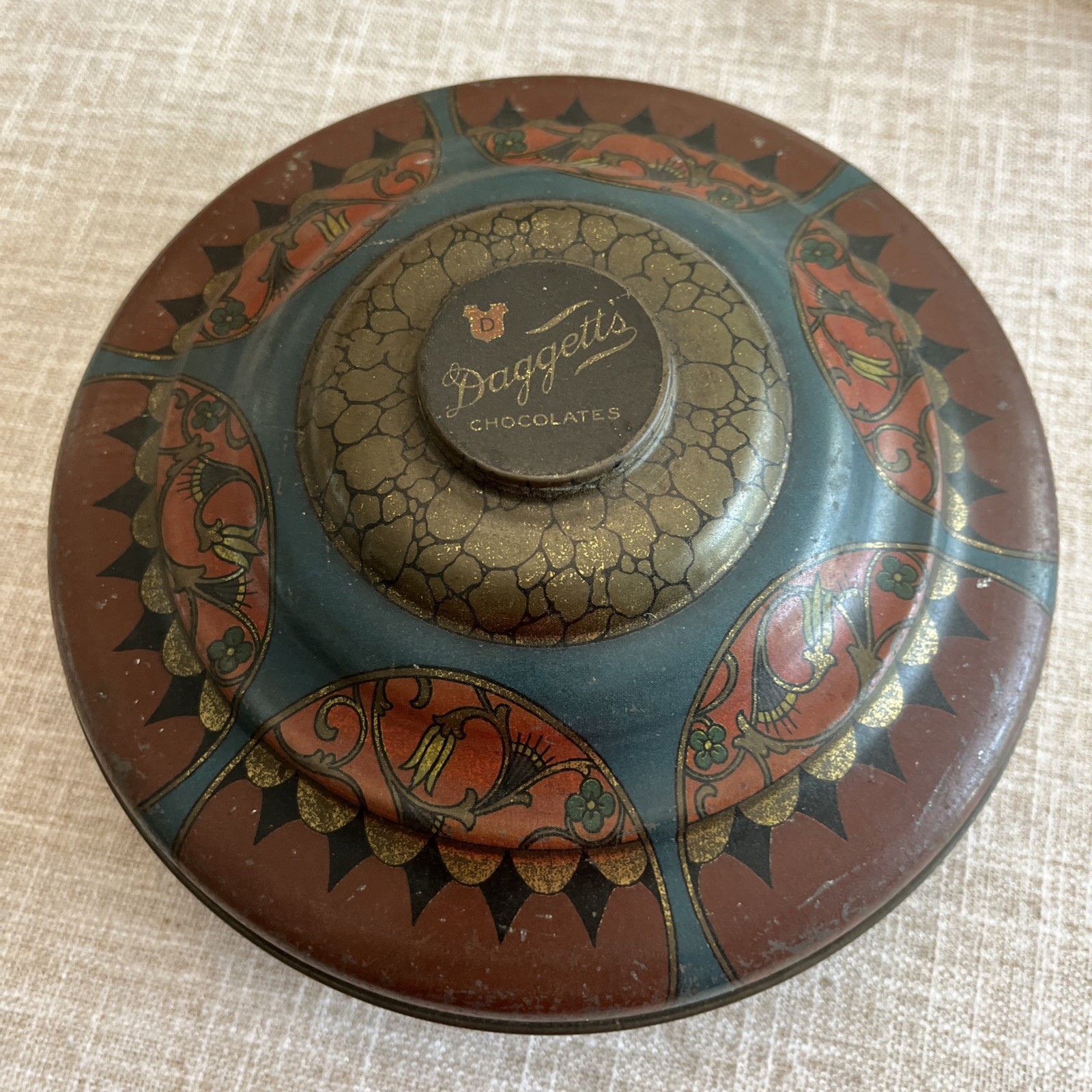 Rare Antique Vtg DAGGETT’S  CHOCOLATES TIN 8x4 Art Nouveau 1891-1910 BOSTON