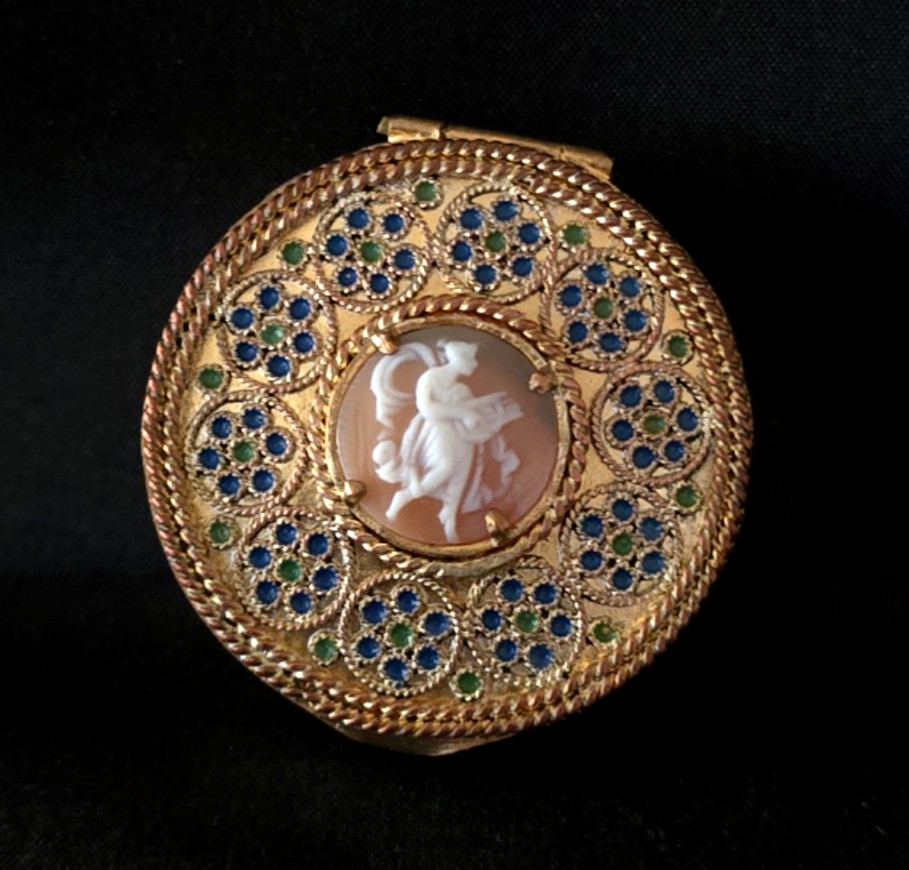 Antique French Enamel Cameo Pill Patch Snuff Trinket Box Compact BEAUTIFUL Antique French Enamel Cameo Pill Patch Snuff Trinket Box Compact BEAUTIFUL