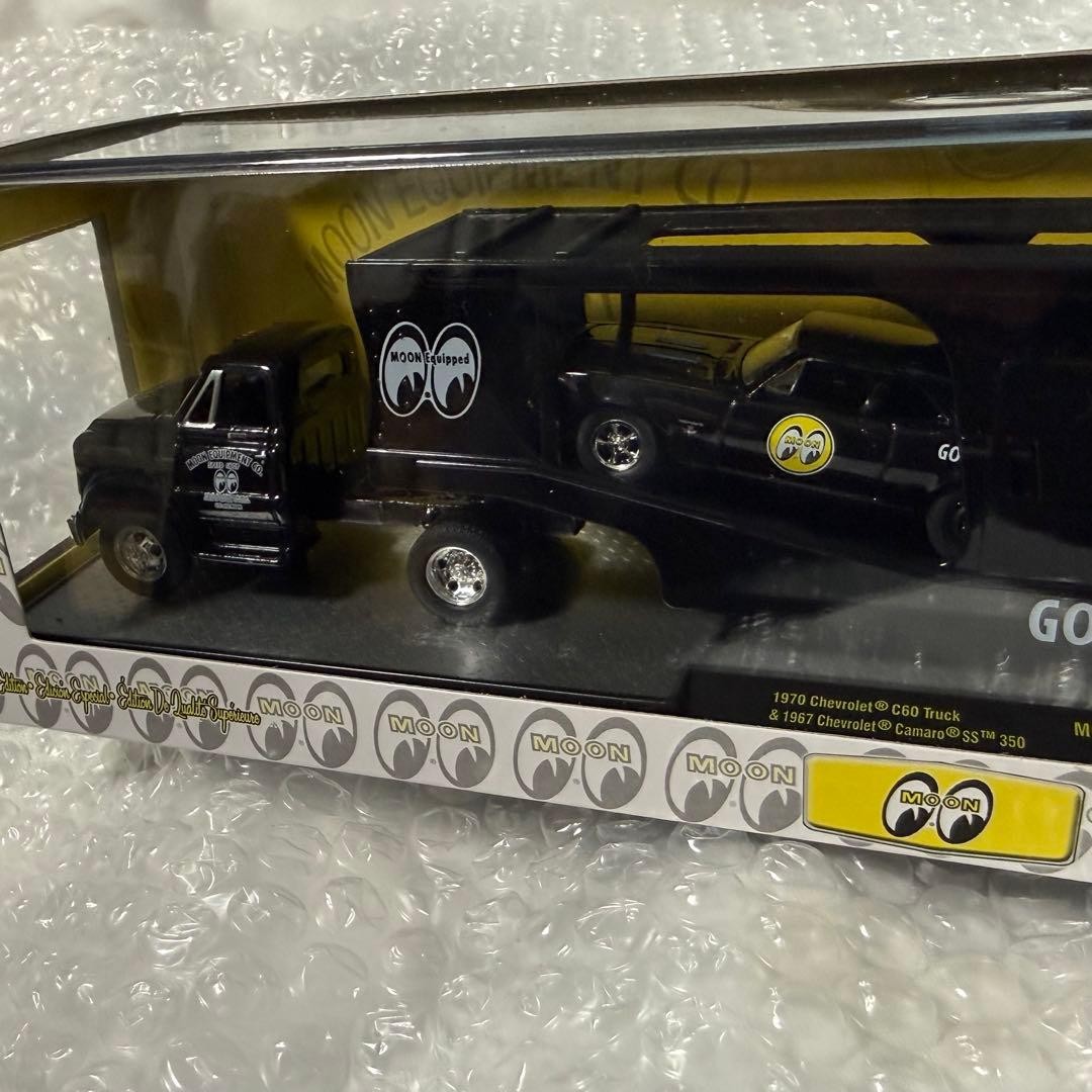 M2 MACHINES 1967 Chevrolet Camaro SS 350 with Transporter 1/64 Diecast