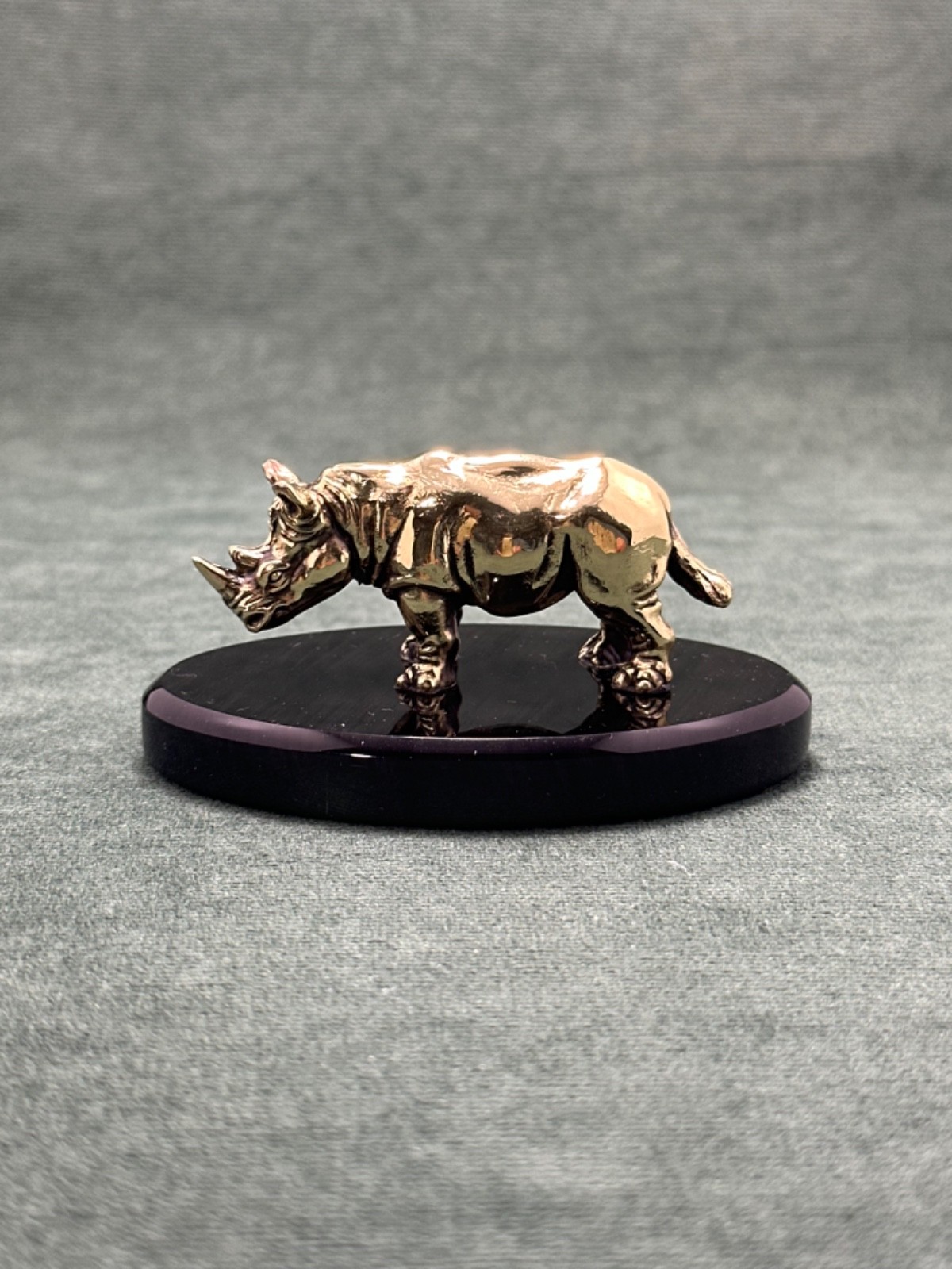 Art Deco Rhinoceros Figurine Cast Bronze Statuette Pedestal Black Obsidian Stone Art Deco Rhinoceros Figurine Cast Bronze Statuette Pedestal Black Obsidian Stone
