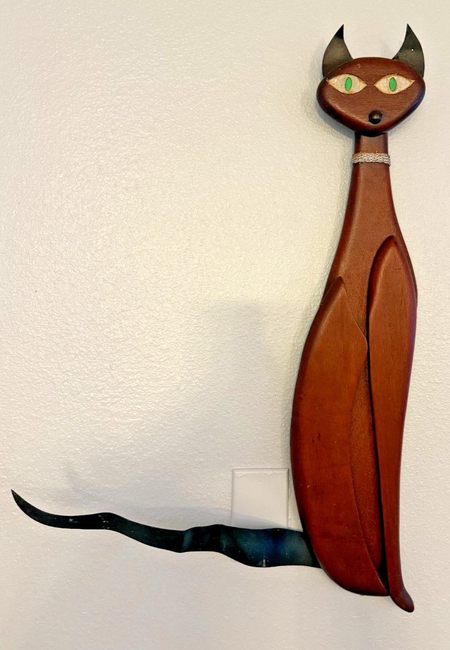 1961 Masketeers Inc. Mid-Century Modern Siamese Cat Wall Hanging Decor 25 1/2 1961 Masketeers Inc. Mid-Century Modern Siamese Cat Wall Hanging Decor 25 1/2