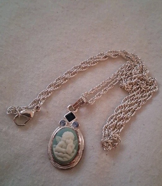 Vintage Vatican Library Collection Silvertone Raphael Cherub Angel Cameo Necklac Vintage Vatican Library Collection Silvertone Raphael Cherub Angel Cameo Necklac
