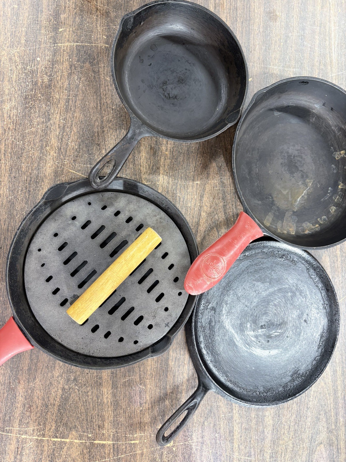 Lot Cast Iron Skillets Lodge & unbranded plus griddle press WOW Lot Cast Iron Skillets Lodge & unbranded plus griddle press WOW