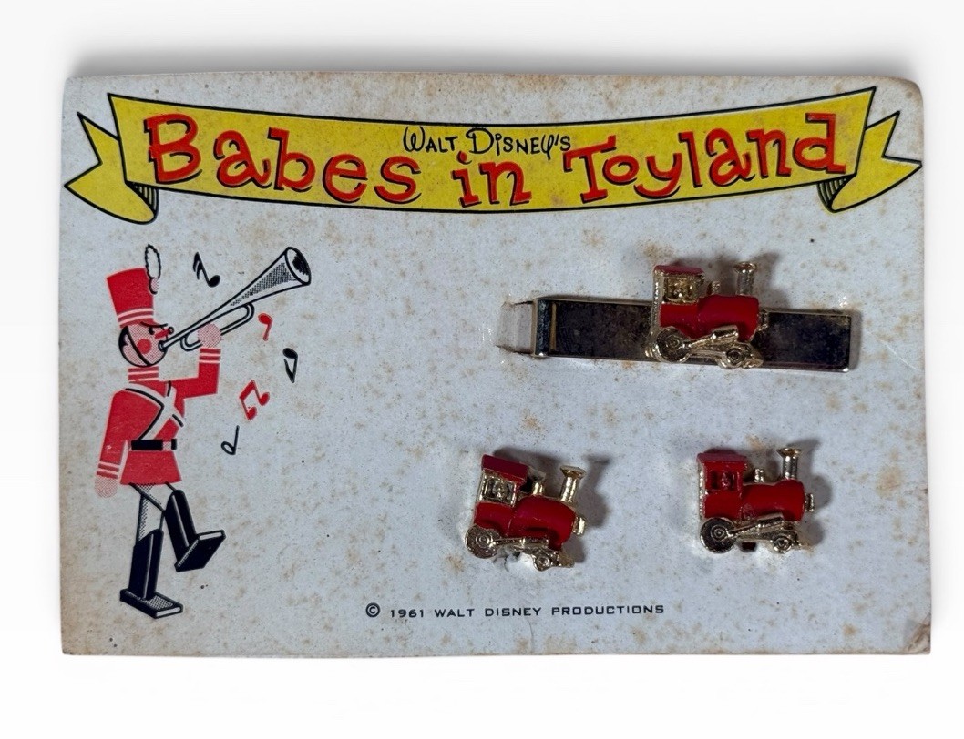 Vintage 1961 Disney Babes In Toyland Cufflinks Tie Clip Set Trains Railroad Rare Vintage 1961 Disney Babes In Toyland Cufflinks Tie Clip Set Trains Railroad Rare