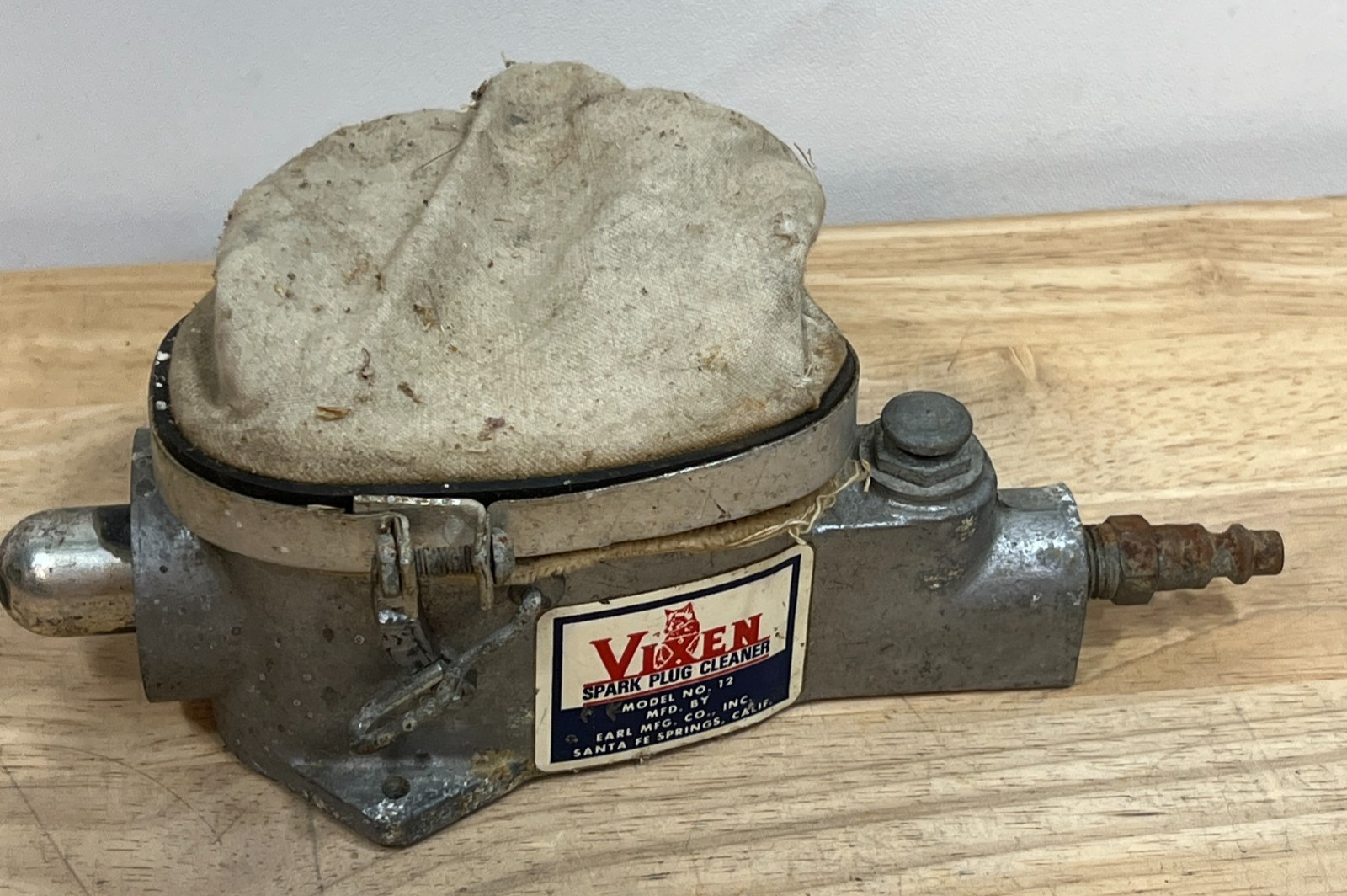 Vintage Vixen Spark Plug Cleaner Model 12 Pneumatic Sand Blaster Earl Mfg USA Vintage Vixen Spark Plug Cleaner Model 12 Pneumatic Sand Blaster Earl Mfg USA