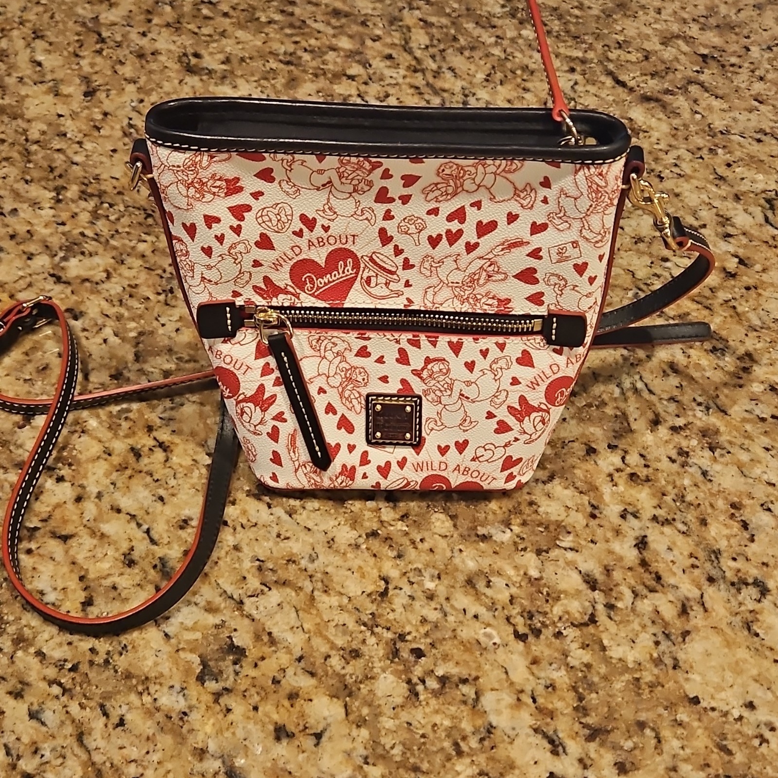 Disney Dooney & Bourke Donald and Daisy Duck Valentine\'s Day 2023 Disney Dooney & Bourke Donald and Daisy Duck Valentine\'s Day 2023