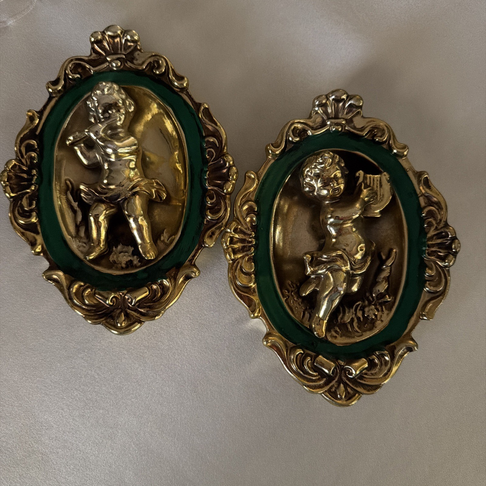 Vtg Ornate Cherub Wall Plaque Pair Gold Green Ceramic Lefton Hollywood Regency