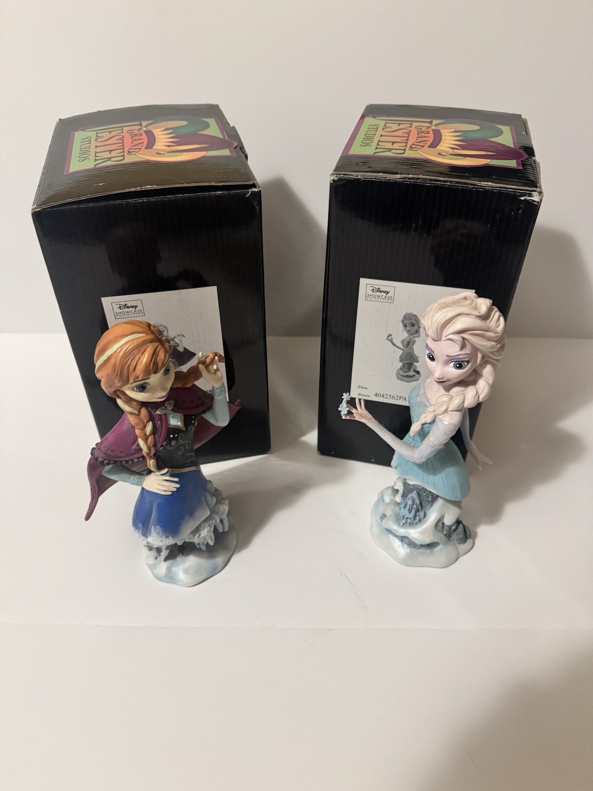 Disney Showcase Collection Frozen Elsa Anna Grand Jester Studios Enesco Figurine