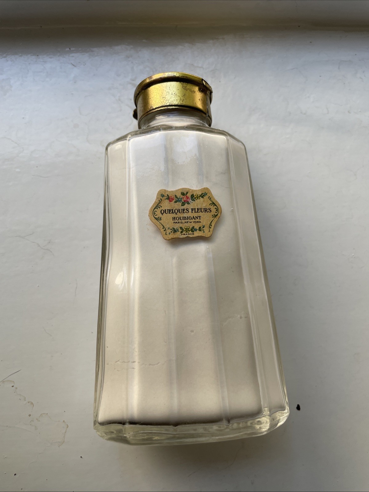 Antique QUELQUES FLEURS Houbigant France Powdered Perfume Talc Glass Bottle VTG