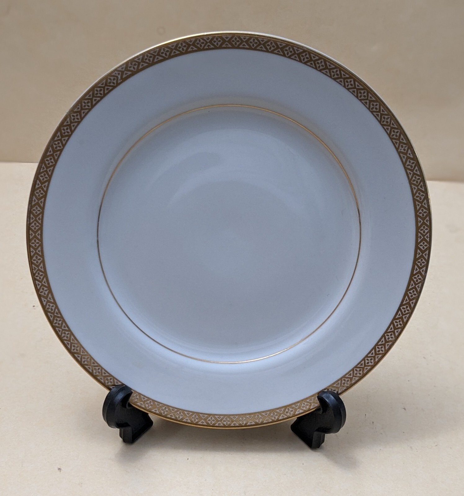 Dinnerware: Mikasa Olympus 8386-7