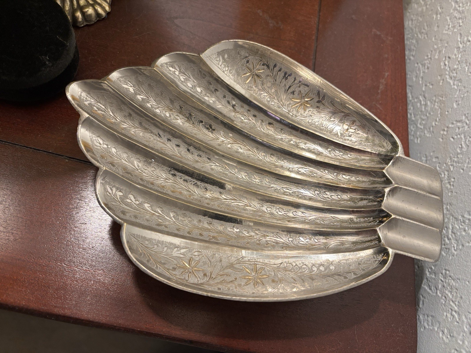 Vtg Silver Brass Scalloped Trinket Ashtray MCM Etched Ornate Footed Leaf Heavy