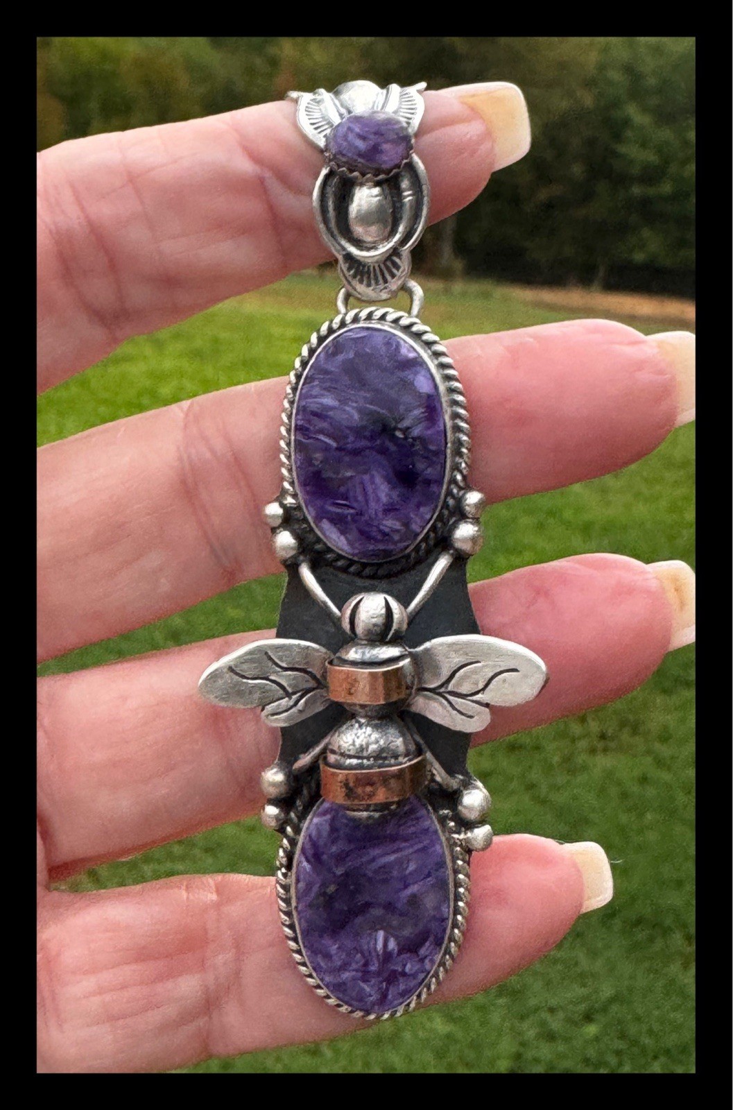 NAVAJO ~PURPLE CHARIOTE ~TWO STONE~BEE ~🐝 ~PENDANT ~RUSSELL SAM